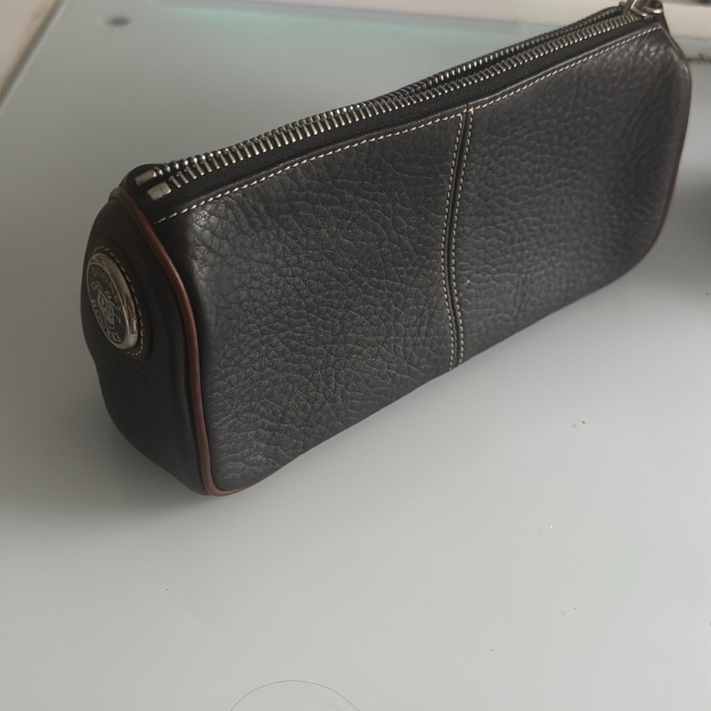 Dooney & Bourke zipped pouch